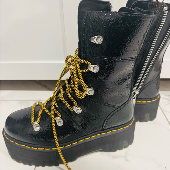 DR MARTENS Ghilana Max NWOT Platform Boots Size 7 - Picture 6 of 13